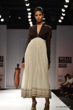 Model walk the ramp for Rahul Singh Show at Wills Lifestyle India Fashion Week 2012 day 4 on 9th Oct 2012 (11).JPG